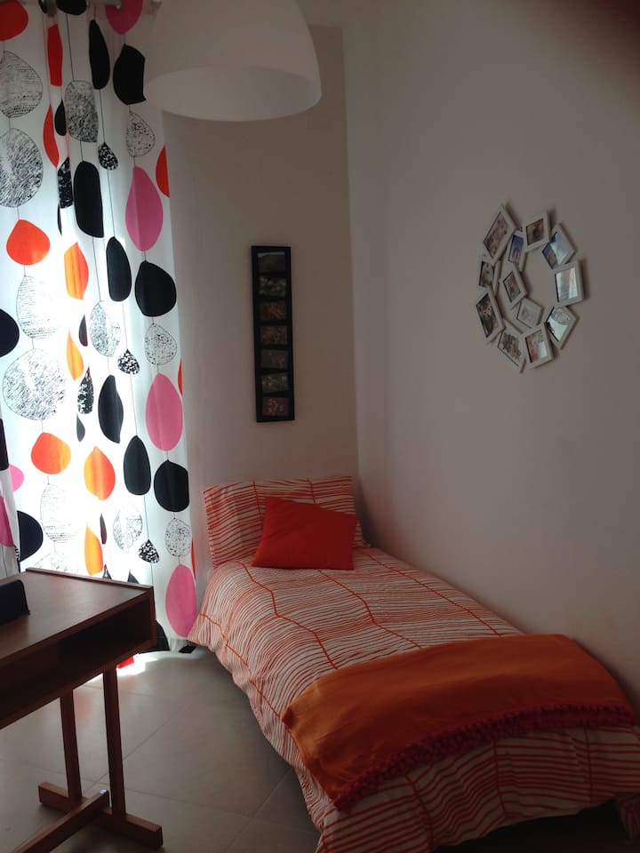 Еднокреветна соба - студио/Singola