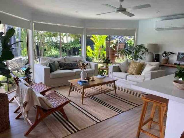 Peaceful Oasis in the Springs gallery image 3