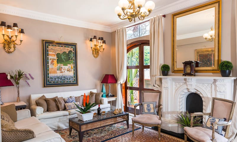 4 Bdr – *Luxury Penthouse* 5- Stars!