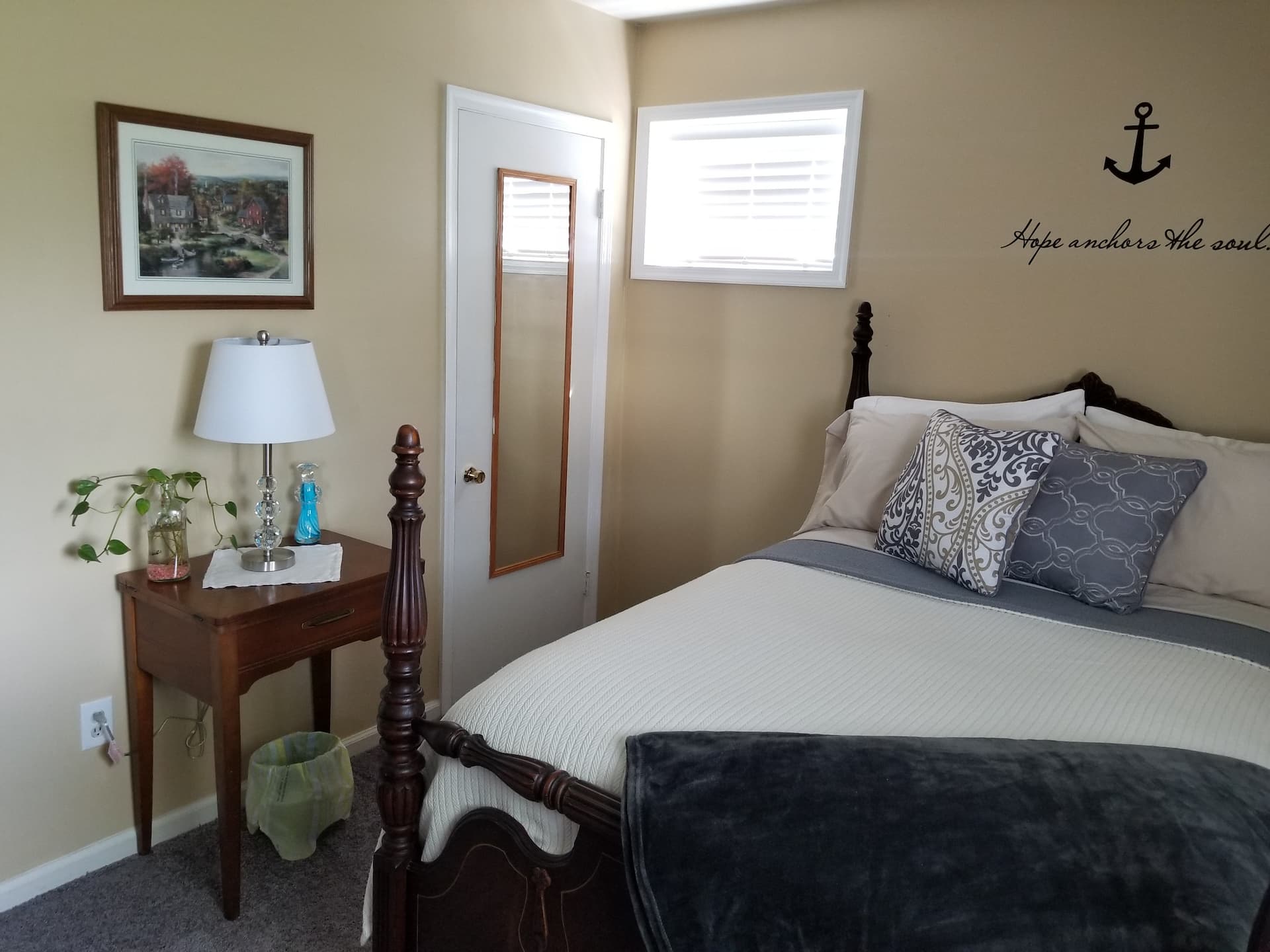 Safe, Clean, Convenient, and Quaint Apartment