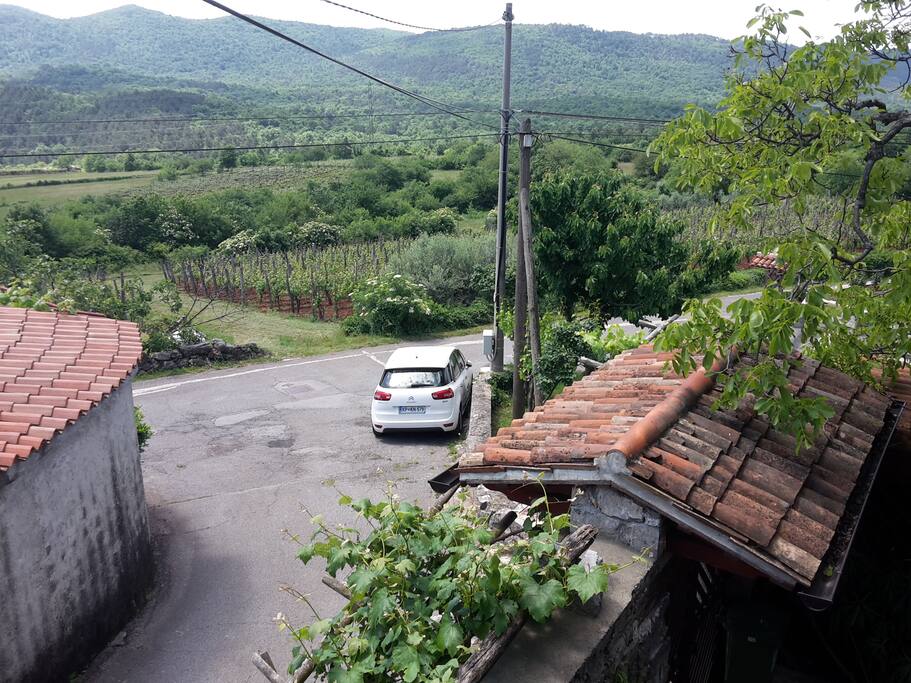 Parking place for 2 cars