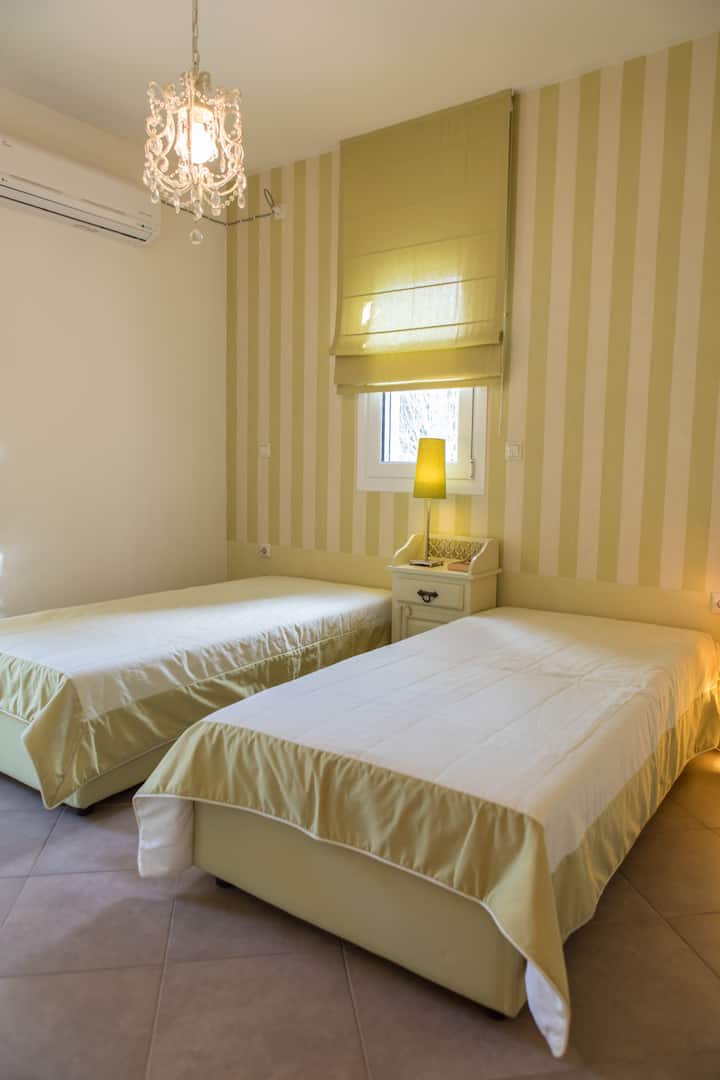 საძინებელი 1