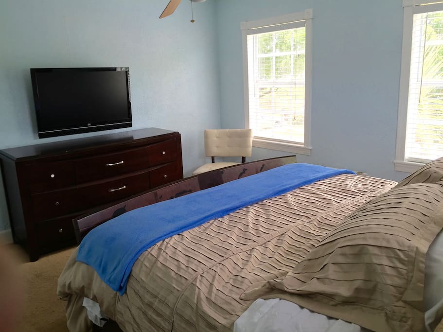 King Size Main Bedroom