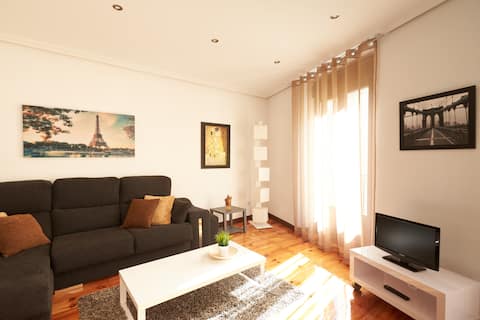 Airbnb con mejor rendimiento: RENOVATED FLAT ESTAFETA SAN FERMIN en Pamplona/Iruña