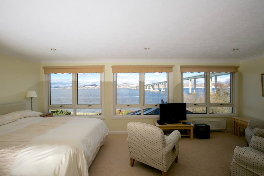 Plenty of space and panoramic views!