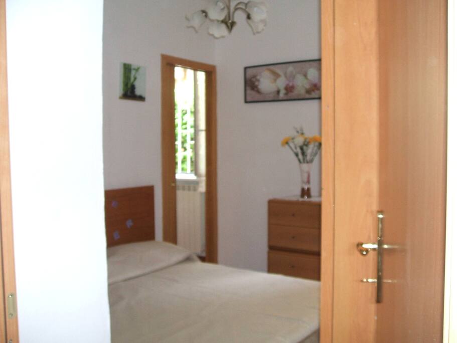 Camera da letto con Tv Color