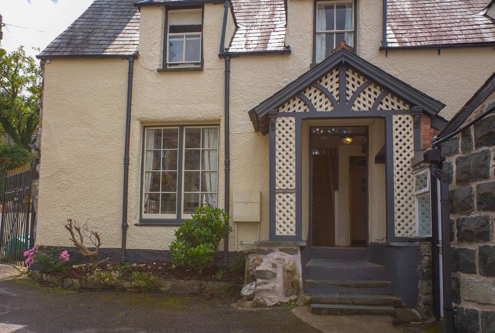 Isfryn House