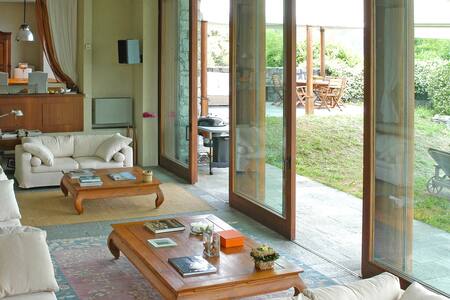 Casas, villas y departamentos de lujo en bogogno airbnb Varal Lavanderia ispirazioni