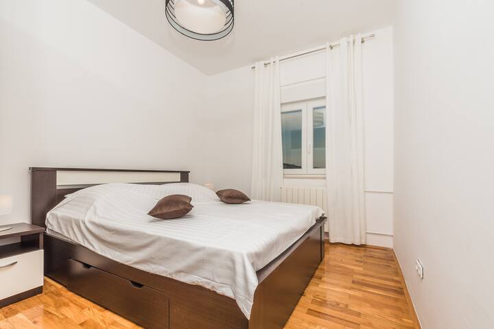 Room 1