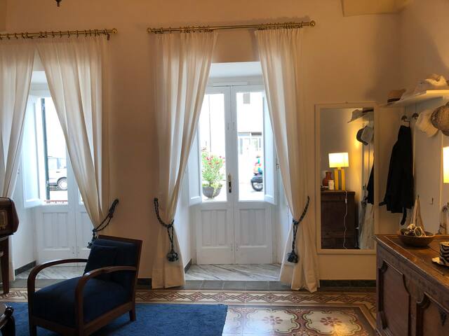 A recently renovated big villa in Salento gallery image 3