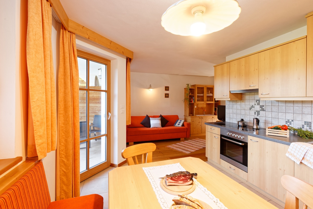 Annonce Airbnb populaire: Morning Star apartment 60 m² with sauna & panoramic view à Valle Di Casies