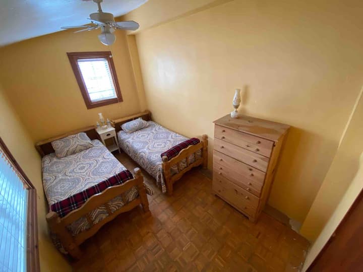 Bedroom #5: two twin beds. 