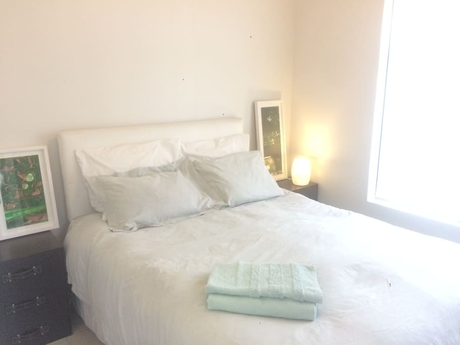 Queen size bed