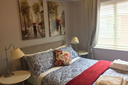 Newly Decorated Two Bed in the Heart of Killarney