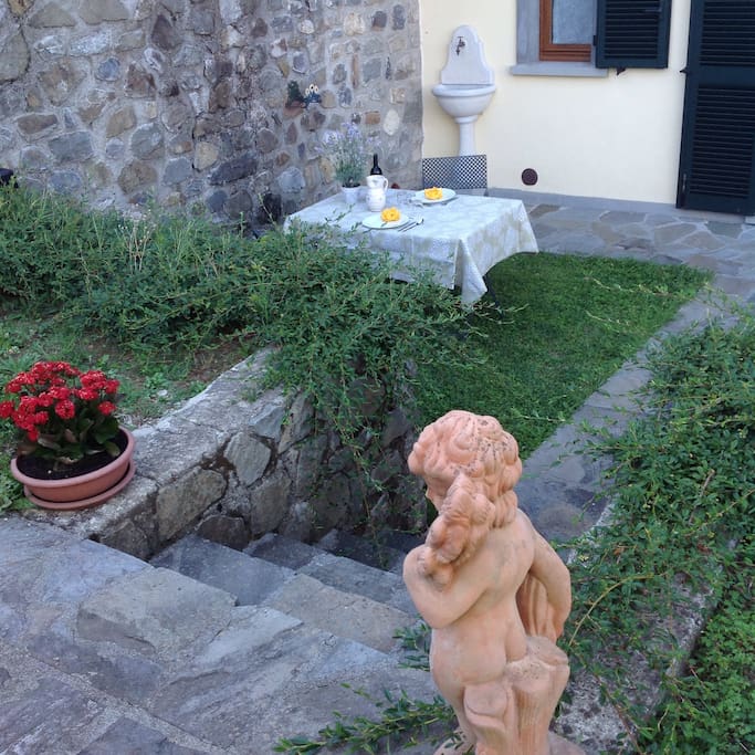 Il giardino privato.