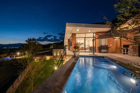 Exclusive house in San Juan Cosala "El Tepetate"