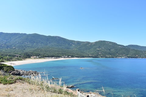 Studio, plage à 150m, mini vue mer 30min d'Ajaccio