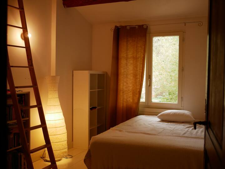 Chumba cha 4 cha kulala (kitanda 1 cha watu wawili pamoja na kitanda 1 cha mezzanine)