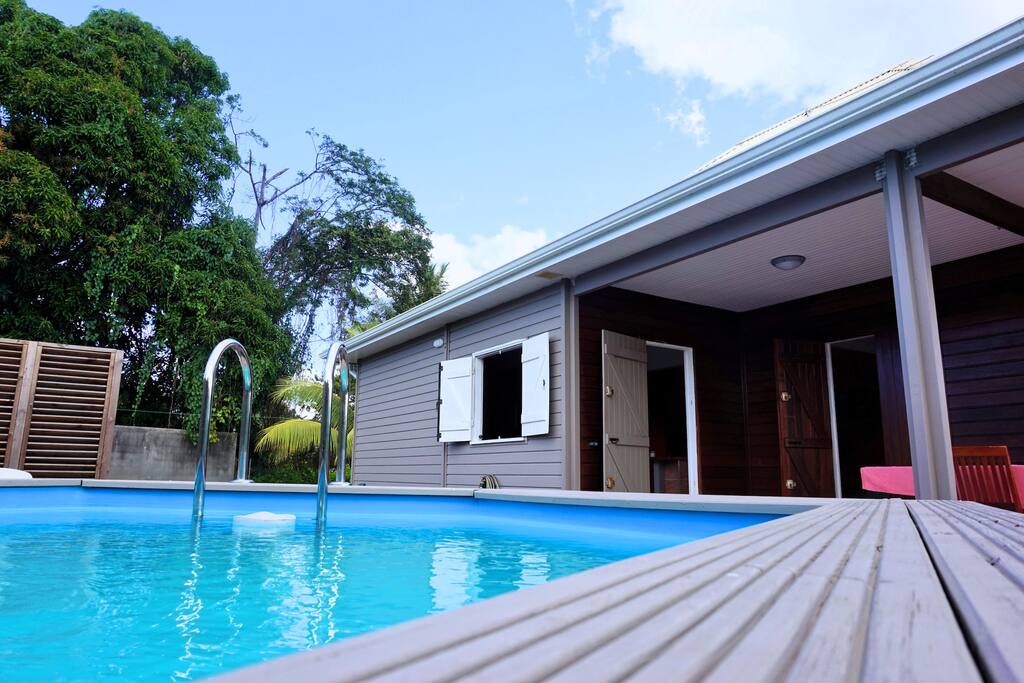 Chill and pool