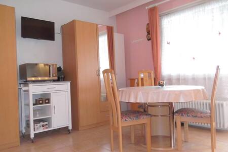 Cosy studio avec balcon et parking