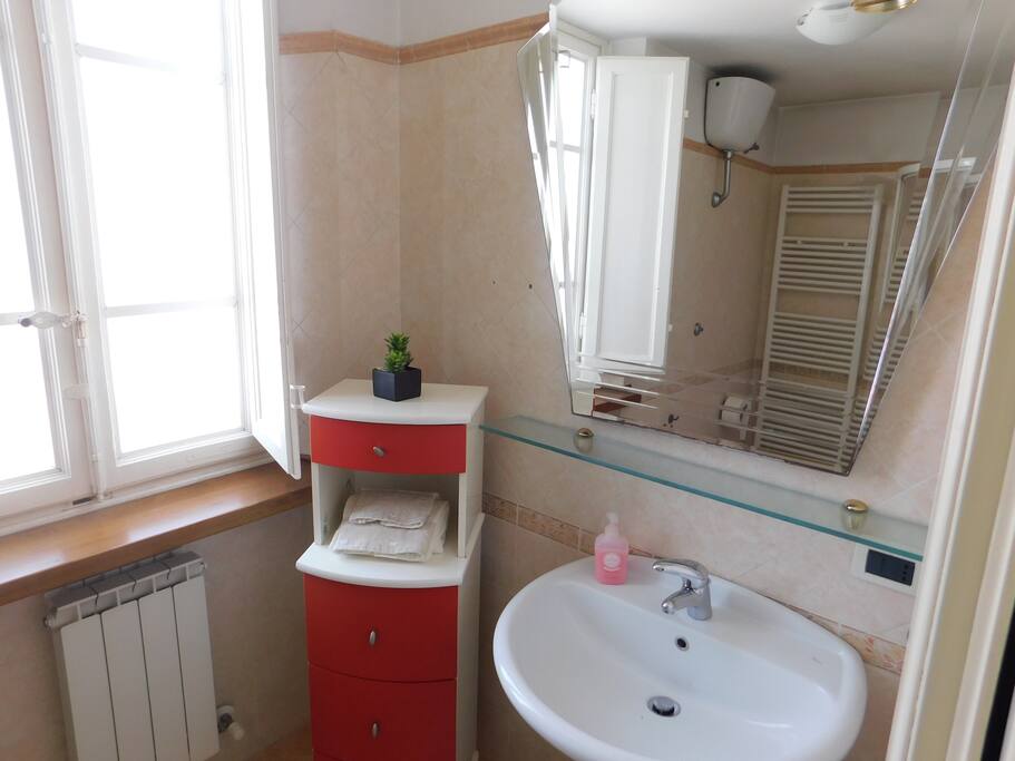 Bagno piano primo