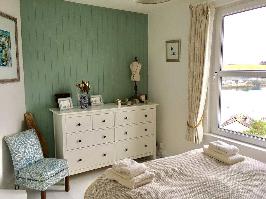 1st bedroom