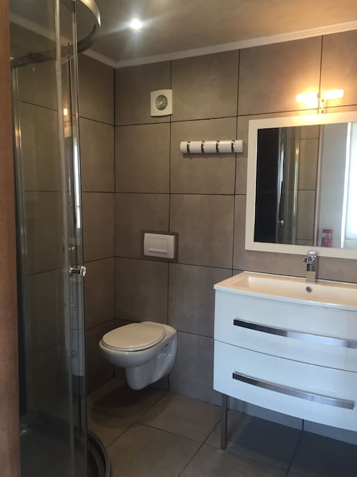 Salle de bain et wc privé