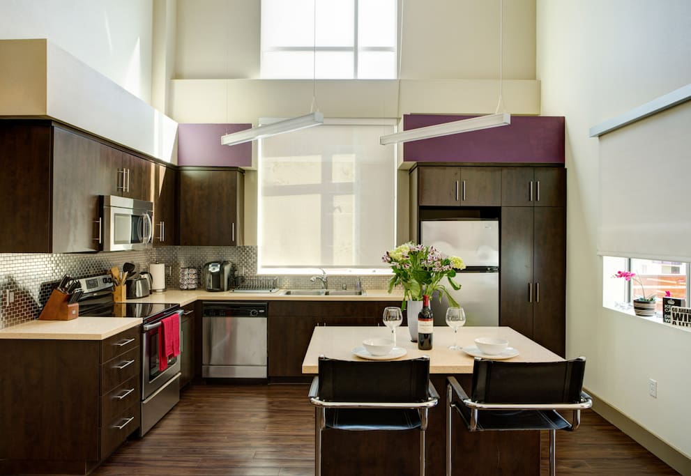 Kitchen and bar top area