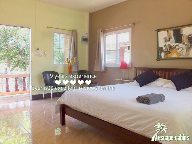 Must see! Apt w/pool & kitchenette