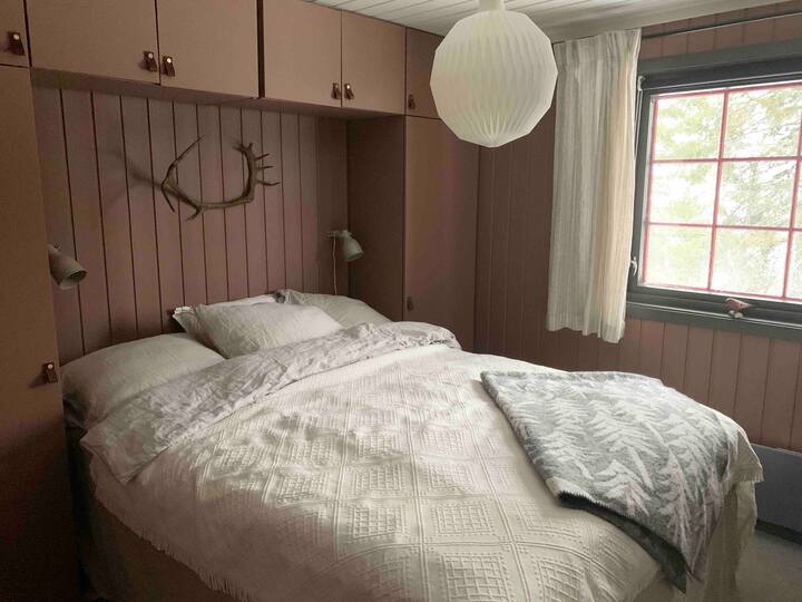Dormitorio principal, cama de 150 cm