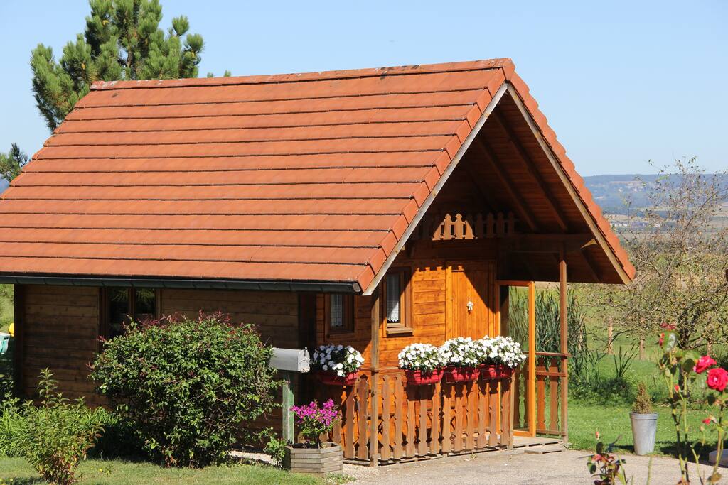 l'indépendance d'un petit chalet privé.