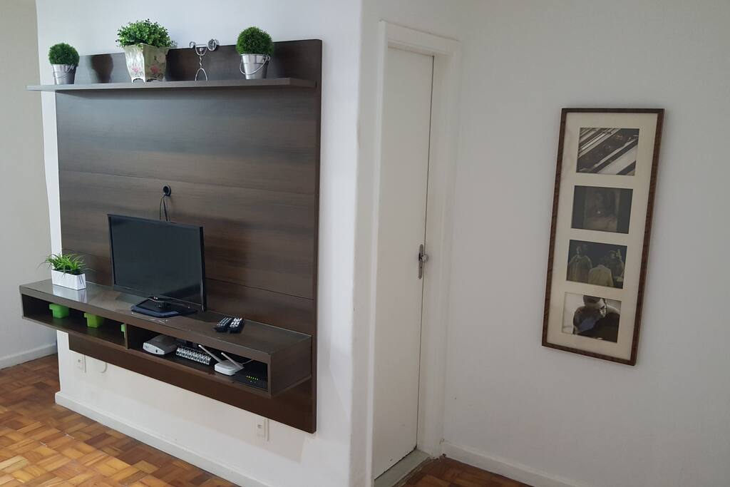 Sala com TV e Wi-Fi