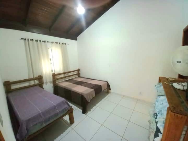 спалня с двойно легло+ една единична + баня 