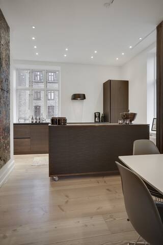 Large spacious home in beautiful Copenhagen gallery image 3