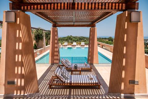 VILLA ANNANIKO CHANIA HEATED POOLS & HOT TUBE