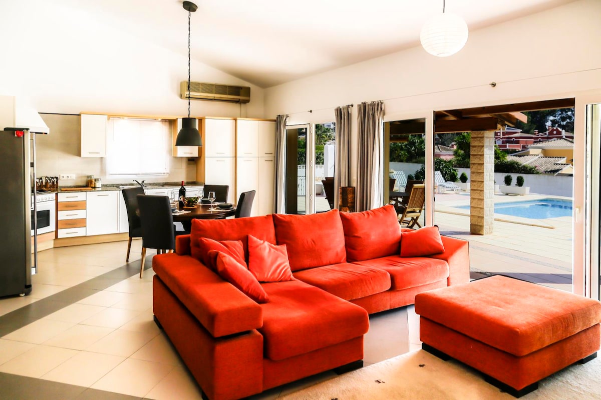 Successful Airbnb property: CHARMING VILLA WITH PRIVATE POOL IN CALPE in Calp