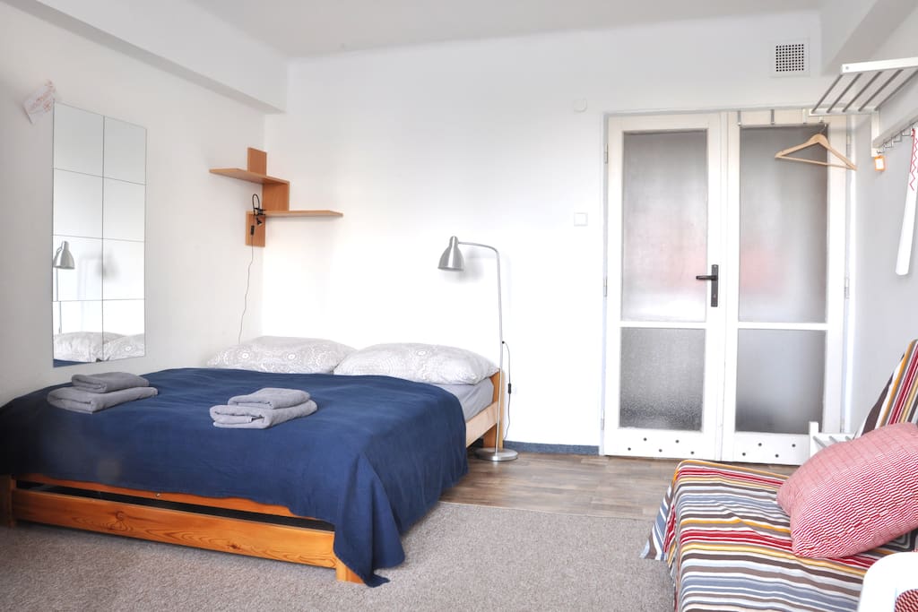 Apartment with one double bed and sofa bed, kitchenette and bathrooom in very nice and quiet residential area, but just 200 meters from the Nadrazi Veleslavin subway station. We are very near to Vaclav Havel Airport, on the way to Prague Old Town and with direct access to Prague Highway Circle with directions Munich, Nurenberg, Vienna, Salzburg, Bratislava.