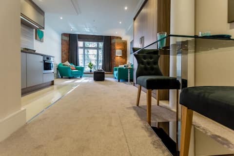 Trendy Riverside Studio town centre on site parkin