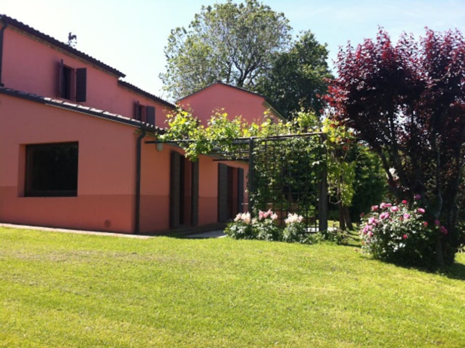 La casa dal lato del prato