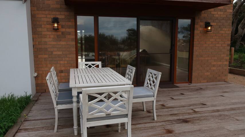 Inukshuk- luxurious sauna lovers retreat gallery image 3