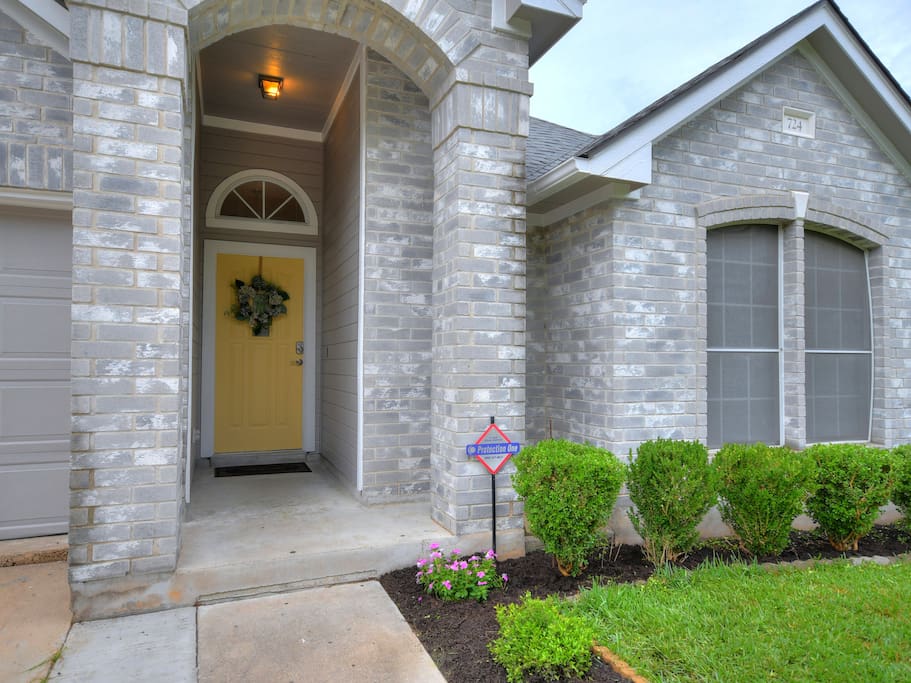 Front entry with Keyless lock
