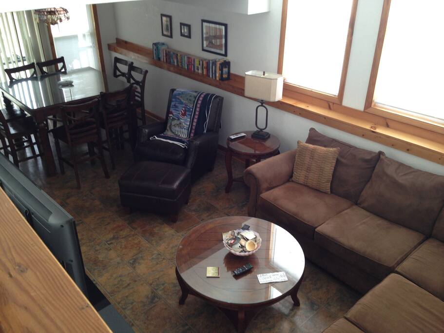 living/dining area