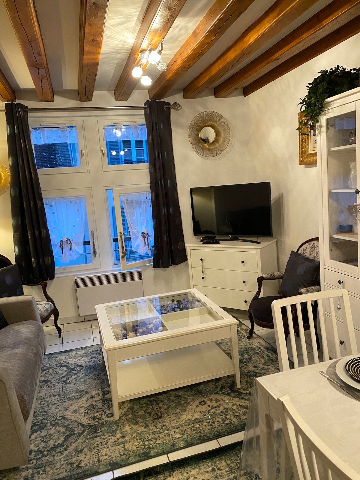 Top Airbnb: Charming Duplex in Historic Center - Les Templiers à Troyes