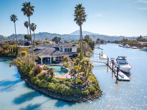 Tranquil Waterfront Haven