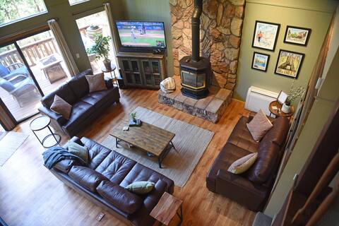 Big BLS Cabin/3BR/Spa/Game Rm/Private View/K9ok