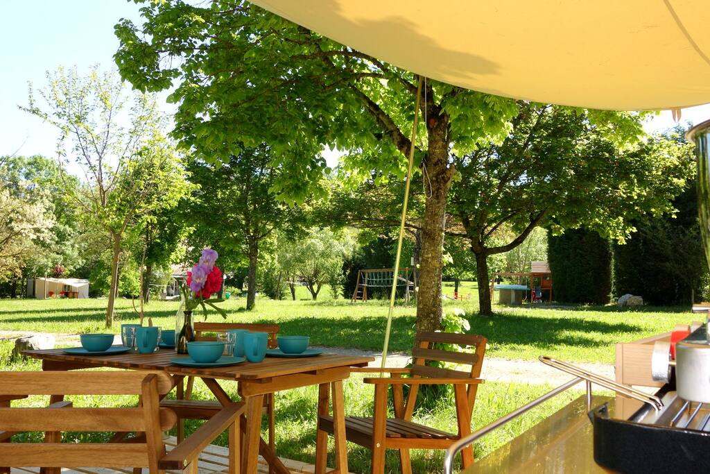 Petit camping calme et ombragé