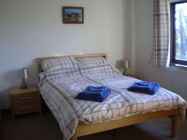 Double Room, Breakfast and Parking