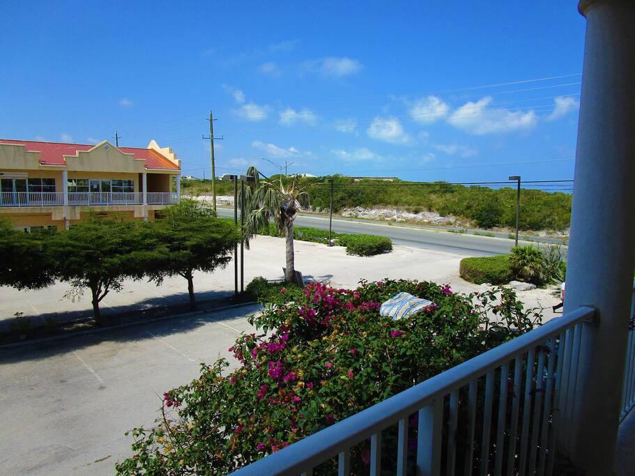 View of the parking lot and Leeward Highway.