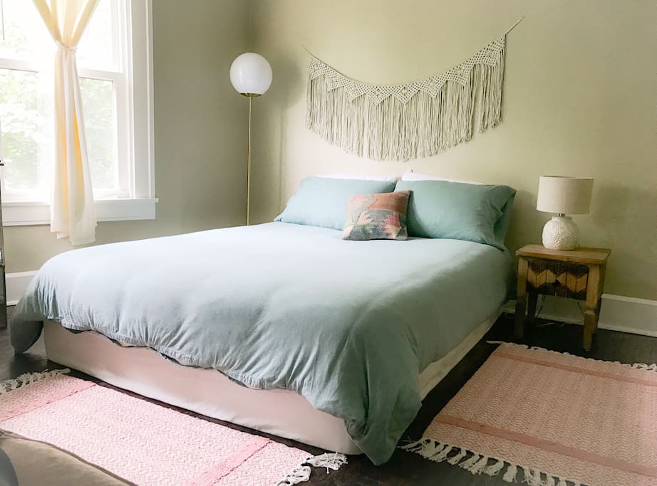 New queen bed and ultra soft jersey duvet cover.