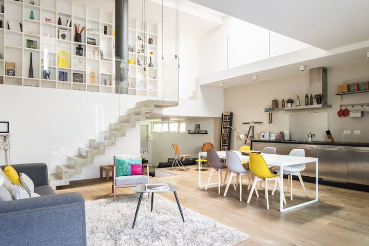 Stylish central loft Milan, with garden, 8 guests